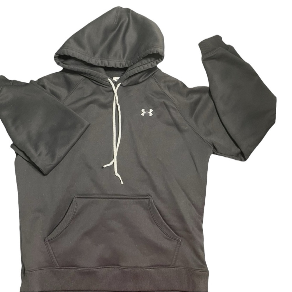 Under Armour hooded sweatshirt size XS black, fleece, long sleeves, chest logo